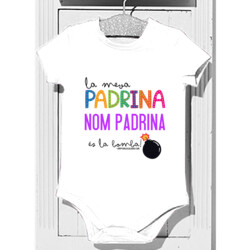 "LA MEVA PADRINA ÉS LA BOMBA personalitzable" Body bebè
